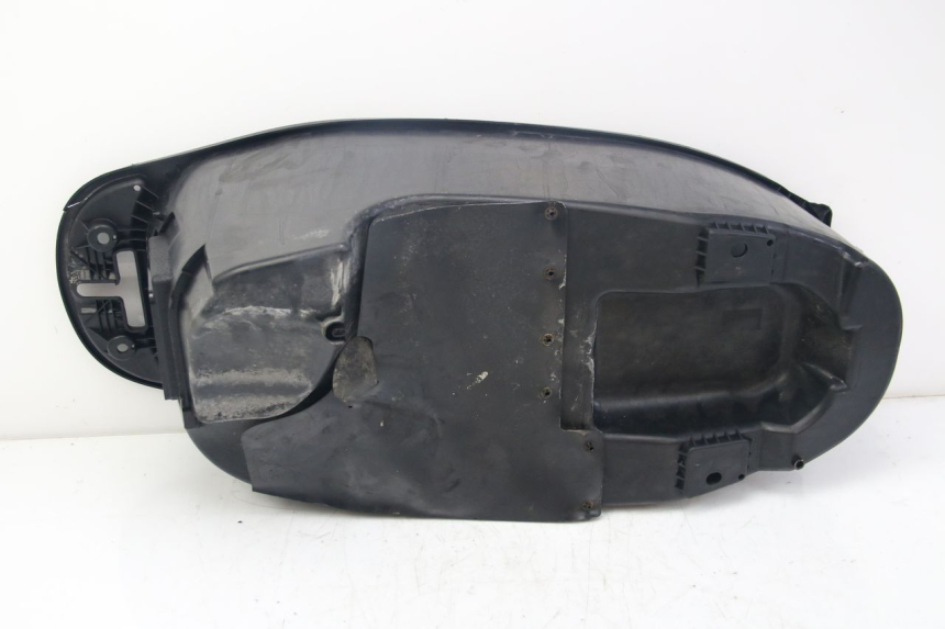 photo de COFFRE SELLE YAMAHA D'ELIGHT DELIGHT 125 (2017 - 2020) - Détail de la pièce