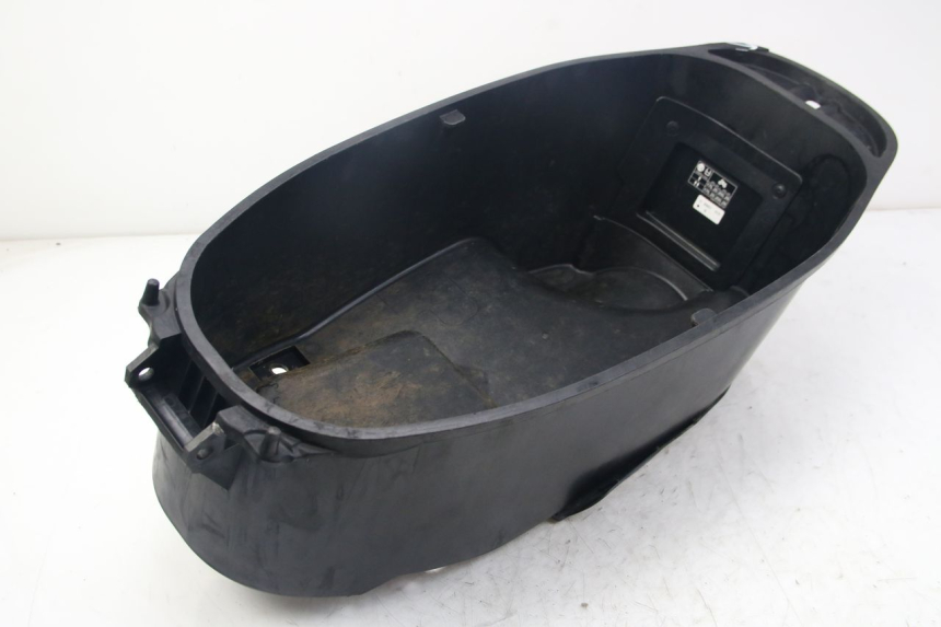 photo de COFFRE SELLE YAMAHA D'ELIGHT DELIGHT 125 (2017 - 2020) - Autre angle de vue