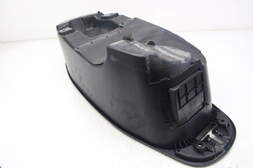 photo de COFFRE SELLE YAMAHA D'ELIGHT DELIGHT 125 (2017 - 2020) - Points de fixation