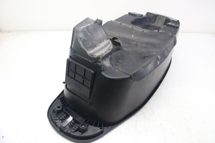 photo de COFFRE SELLE YAMAHA D'ELIGHT DELIGHT 125 (2017 - 2020) - État de surface