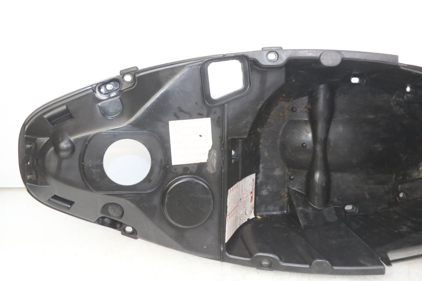 photo de COFFRE SELLE PEUGEOT ELYSEO 125 (1999 - 2004) - État de surface