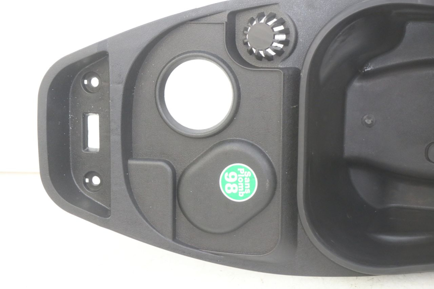 photo de COFFRE SELLE JM MOTORS EVOLIS 4T 50 (2018 - 2022) - Gros plan technique