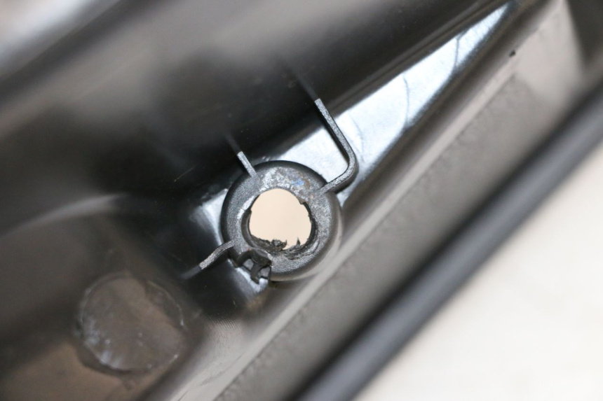 photo de COFFRE SELLE KEEWAY F-ACT FACT EVO 50 (2020 - 2026) - Zoom état d’usage