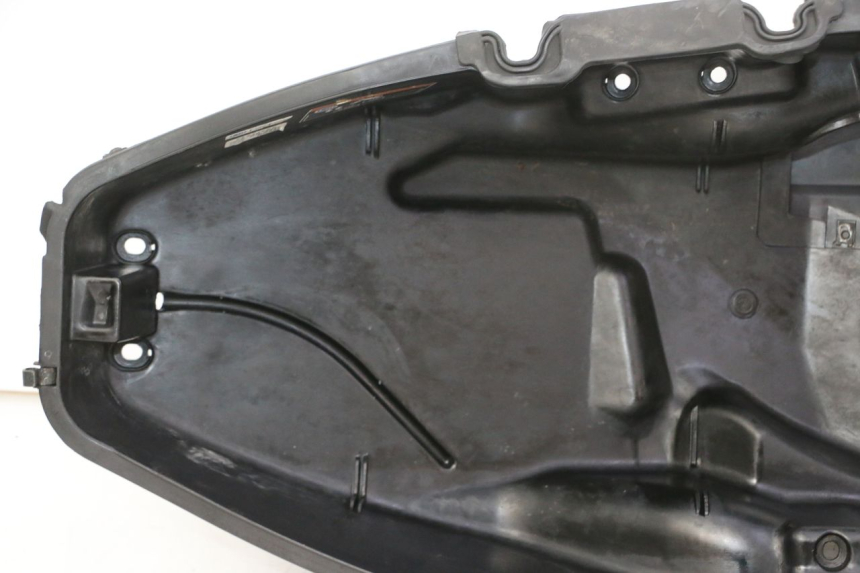 photo de COFFRE SELLE HONDA FES S-WING SWING ABS 125 (2007 - 2015) - Pièce contrôlée