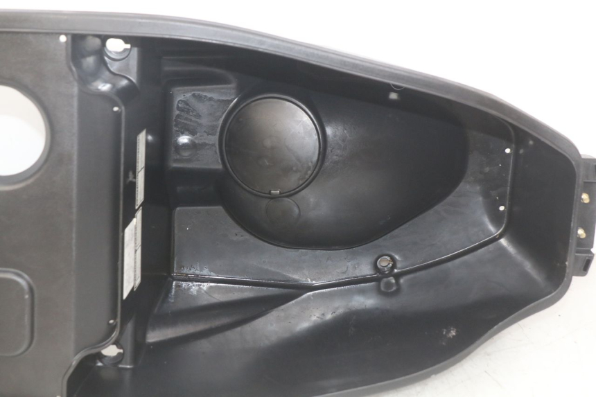 photo de COFFRE SELLE SYM FIDDLE 3 III 125 (2014 - 2020) - Gros plan technique