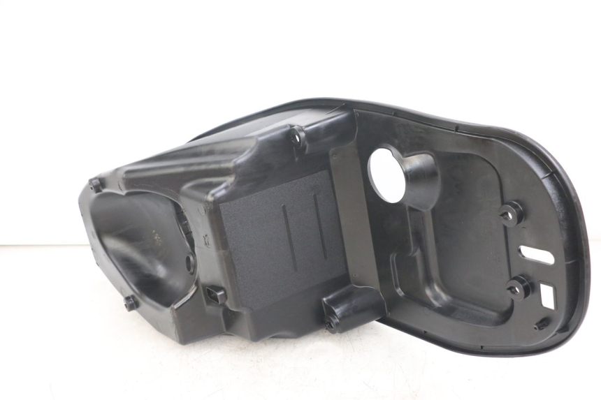 photo de COFFRE SELLE SYM FIDDLE 3 III 125 (2014 - 2020) - Détail de la pièce