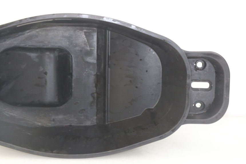 photo de COFFRE SELLE MBK FLIPPER 115 (2013 - 2017) - Gros plan technique