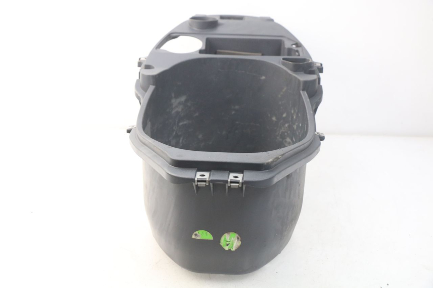 photo de COFFRE SELLE PIAGGIO FLY 2T 50 (2004 - 2017) - Autre angle de vue