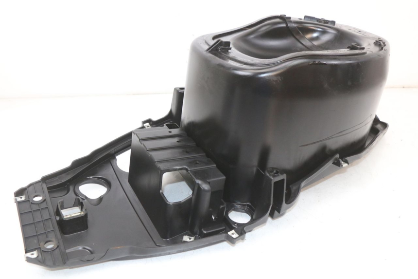 photo de COFFRE SELLE PIAGGIO FLY 2T 50 (2004 - 2017) - Détails caractéristiques