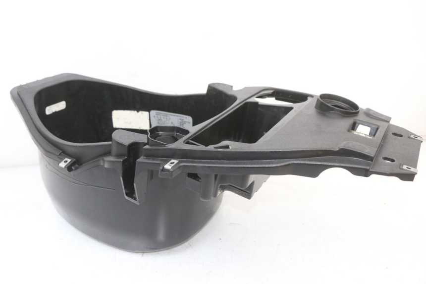 photo de COFFRE SELLE PIAGGIO FLY 2T 50 (2004 - 2017) - Gros plan technique