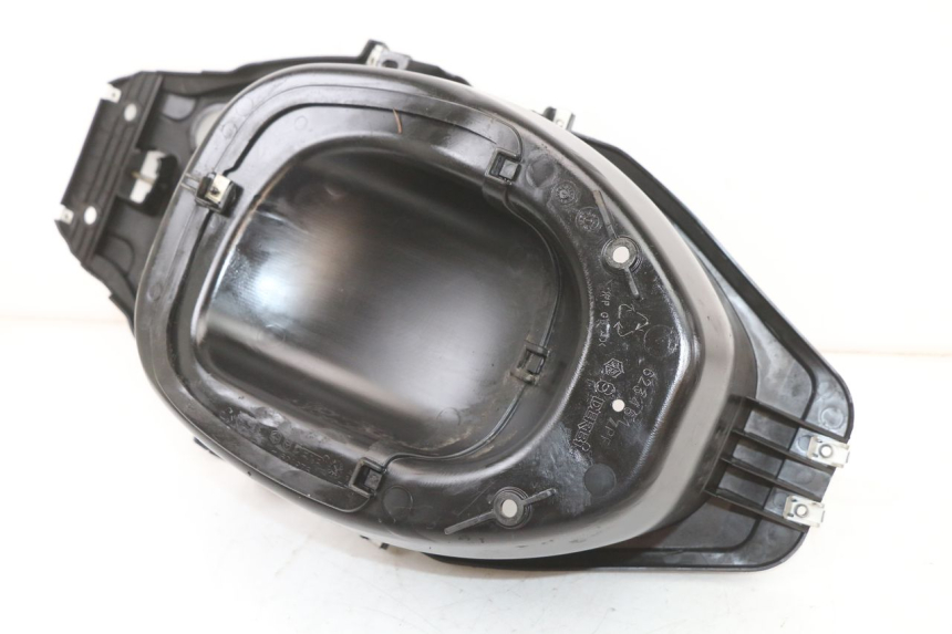 photo de COFFRE SELLE PIAGGIO FLY 2T 50 (2004 - 2017) - État de surface