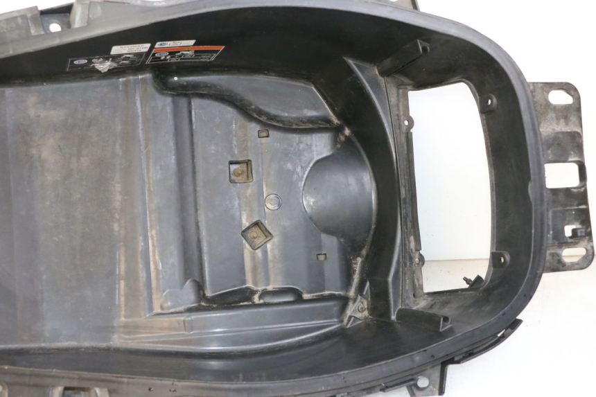 photo de COFFRE SELLE HONDA FORZA ABS 300 (2013 - 2017) - Détails caractéristiques