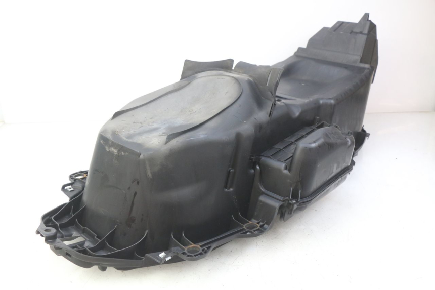 photo de COFFRE SELLE HONDA FORZA 125 (2015 - 2016) - Détail de la pièce