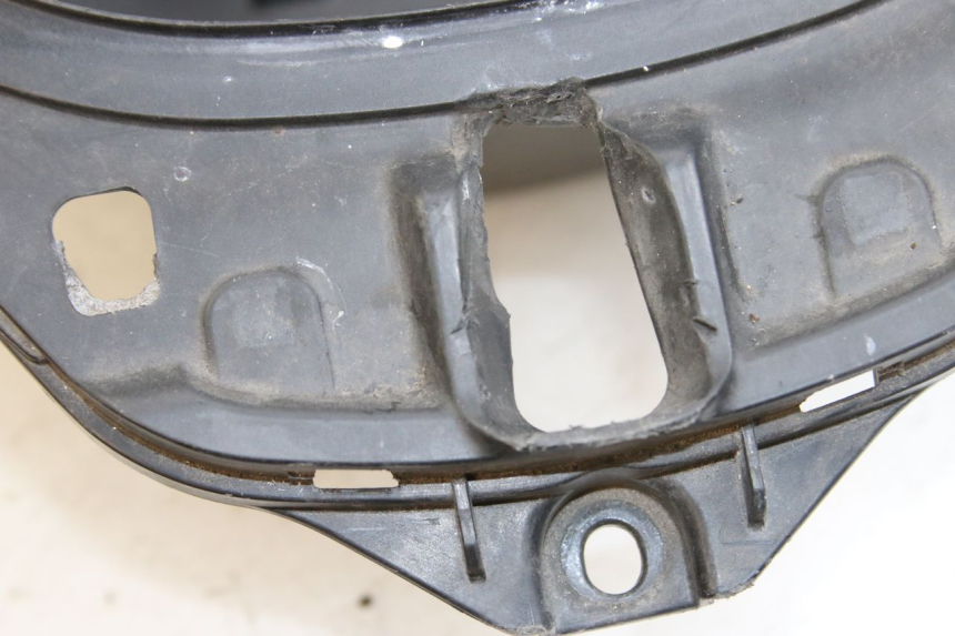 photo de COFFRE SELLE HONDA FORZA 125 (2015 - 2016) - Gros plan technique