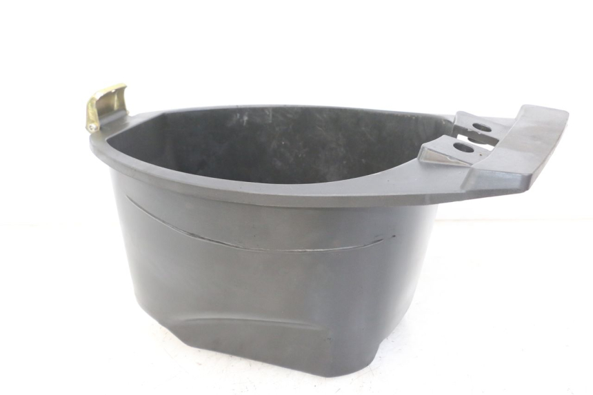 photo de COFFRE SELLE GOES WIKI 125 (2010 - 2015) - Gros plan technique