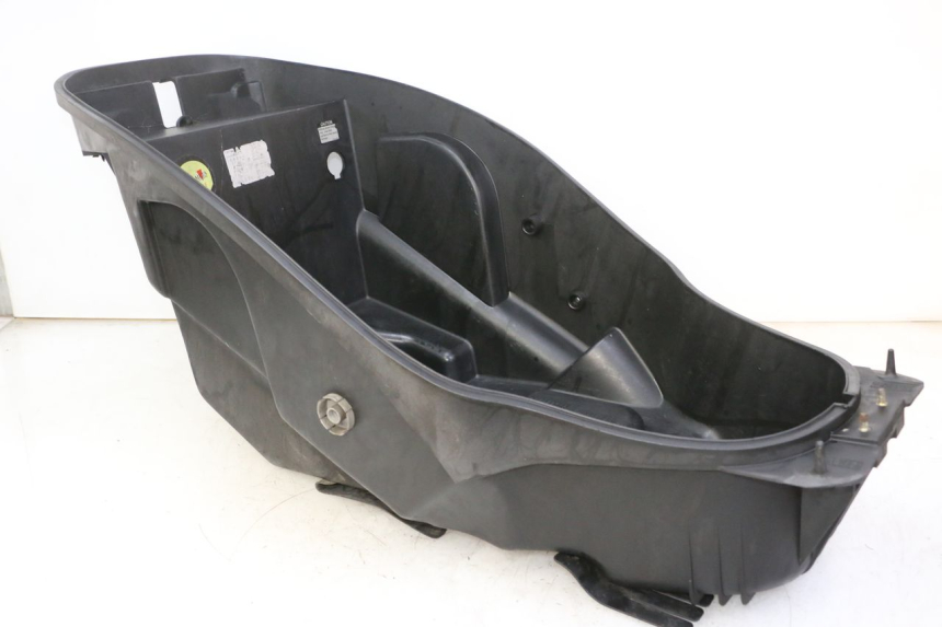 photo de COFFRE SELLE KYMCO GRAND DINK 125 (2002 - 2007) - Zoom état d’usage