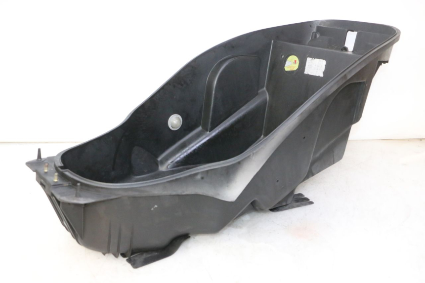 photo de COFFRE SELLE KYMCO GRAND DINK 125 (2002 - 2007) - État de surface