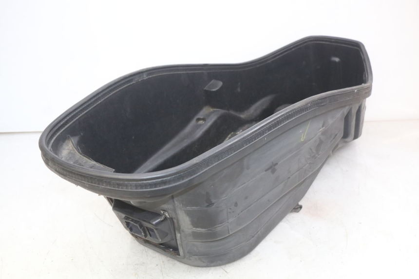 photo de COFFRE SELLE SYM GTS EFI 125 (2012 - 2016) - Vue d’ensemble