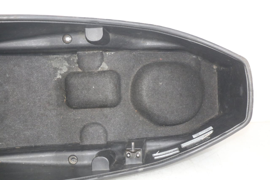 photo de COFFRE SELLE SYM GTS EFI 125 (2012 - 2016) - Points de fixation