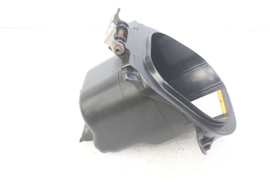 photo de COFFRE SELLE YAMAHA HW XENTER 125 (2011 - 2017) - Gros plan technique