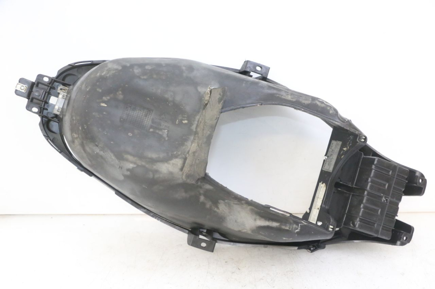 photo de COFFRE SELLE PIAGGIO IE MP3 YOURBAN 300 (2011 - 2016) - Points de fixation