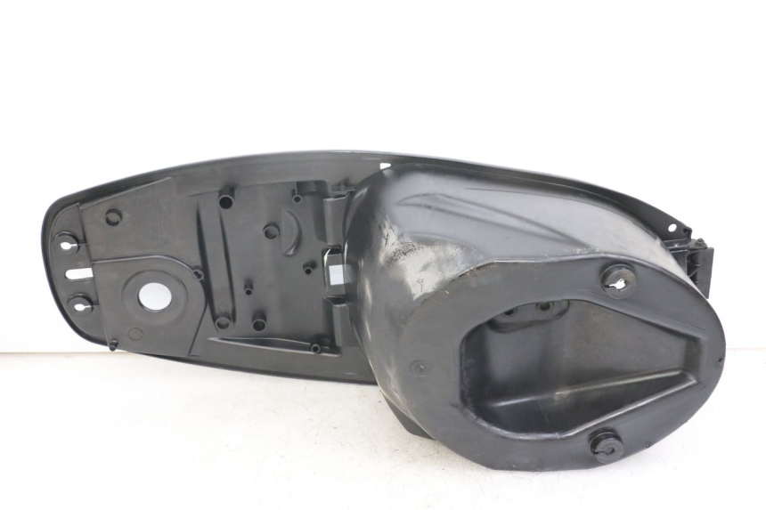 photo de COFFRE SELLE SYM JET 14 4T 50 (2018 - 2022) - Détail de la pièce