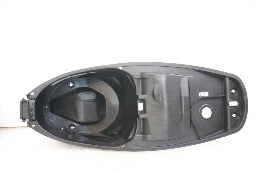 photo de COFFRE SELLE SYM JET 14 4T 50 (2018 - 2022) - Zoom état d’usage