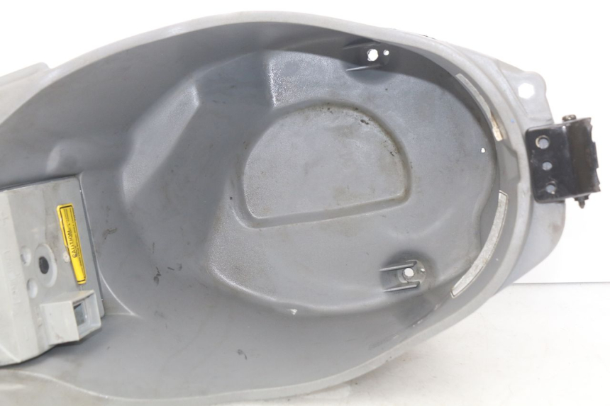 photo de COFFRE SELLE SYM JET EURO X 2T 50 (2003 - 2007) - Vue d’ensemble