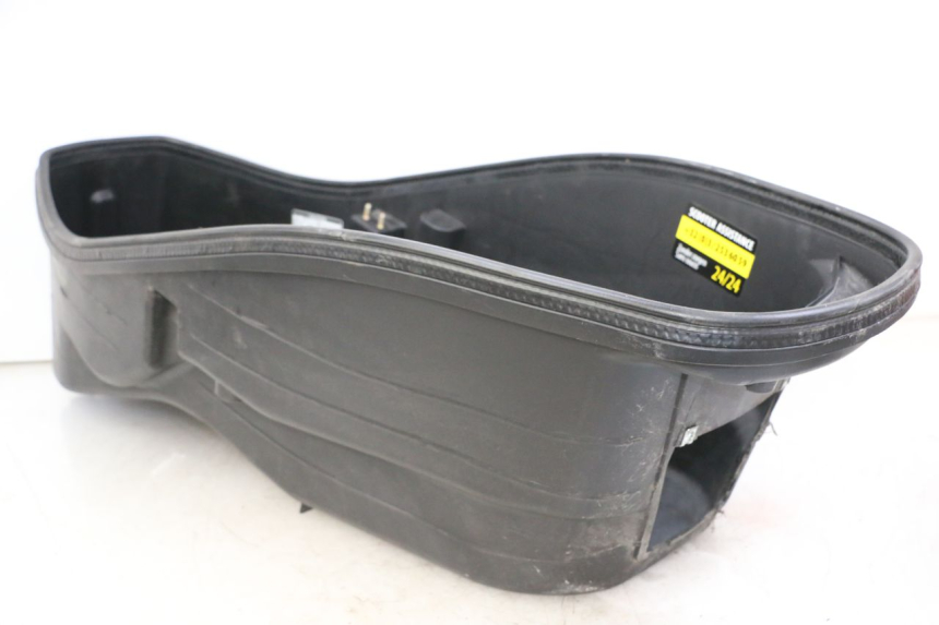 photo de COFFRE SELLE SYM JOYMAX 125 (2010 - 2017) - Autre angle de vue