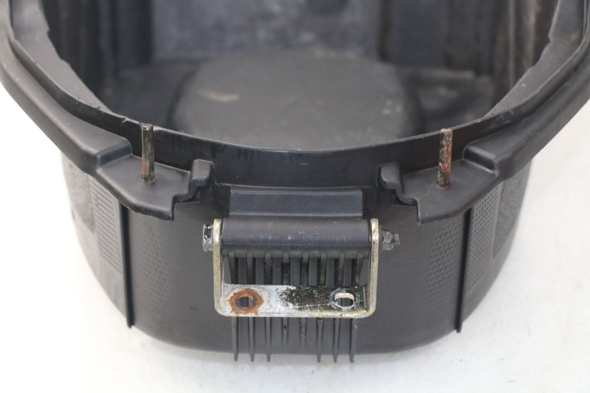 photo de COFFRE SELLE PEUGEOT KISBEE 2T 50 (2010 - 2017) - Autre angle de vue