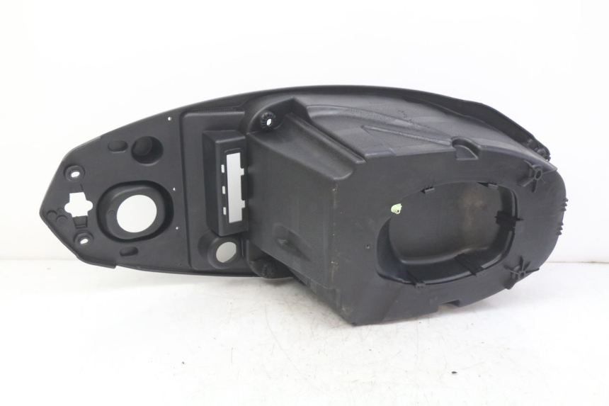 photo de COFFRE SELLE PEUGEOT KISBEE 2T 50 (2010 - 2017) - Détail de la pièce