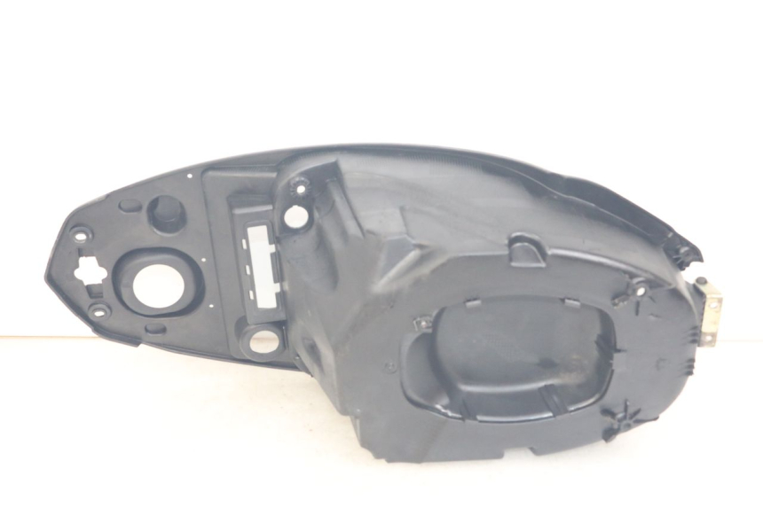 photo de COFFRE SELLE PEUGEOT KISBEE 2T 50 (2018 - 2022) - Gros plan technique