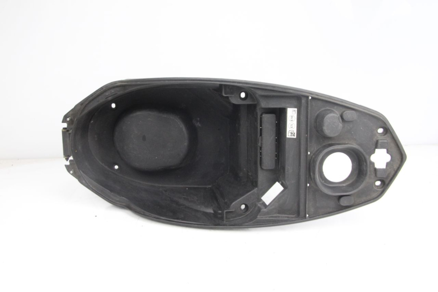 photo de COFFRE SELLE PEUGEOT KISBEE 4T 50 (2018 - 2022) - Points de fixation