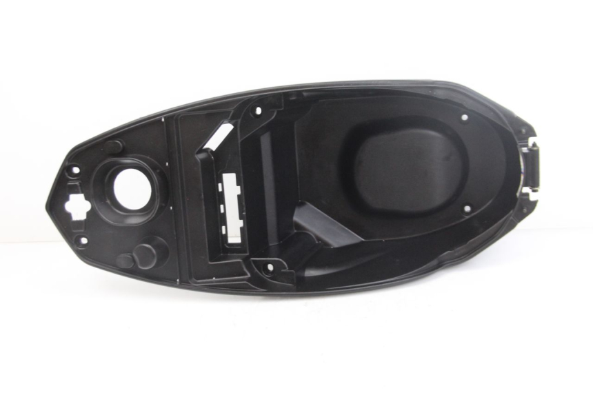 photo de COFFRE SELLE PEUGEOT KISBEE 4T 50 (2018 - 2022) - Zoom état d’usage