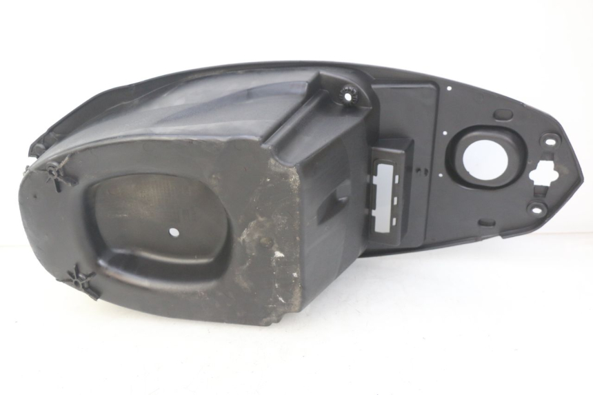 photo de COFFRE SELLE PEUGEOT KISBEE 4T 50 (2010 - 2017) - Détail de la pièce