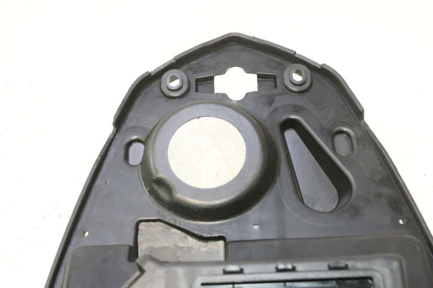 photo de COFFRE SELLE PEUGEOT KISBEE 4T 50 (2023 - 2026) - Zoom état d’usage