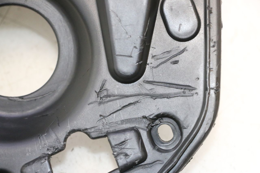 photo de COFFRE SELLE PEUGEOT KISBEE 4T 50 (2023 - 2026) - Pièce contrôlée