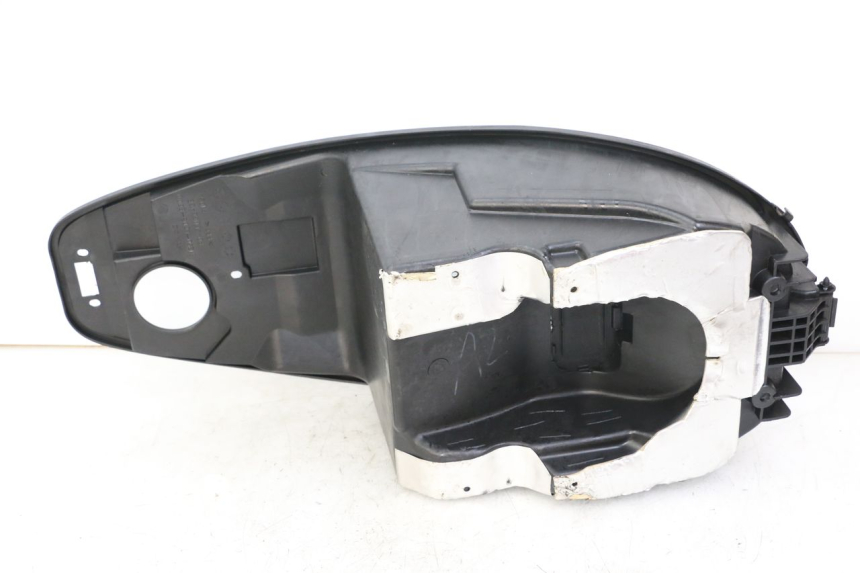 photo de COFFRE SELLE KYMCO PEOPLE S 125 (2000 - 2008) - Zoom état d’usage