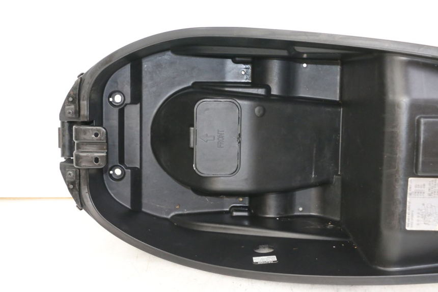 photo de COFFRE SELLE KYMCO PEOPLE S 125 (2000 - 2008) - Vue d’ensemble