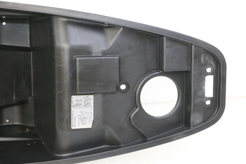 photo de COFFRE SELLE KYMCO PEOPLE S 125 (2000 - 2008) - Points de fixation