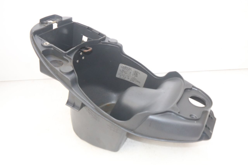 photo de COFFRE SELLE PIAGGIO LIBERTY 4T 50 (2004 - 2008) - Autre angle de vue