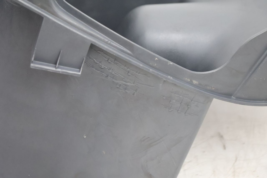 photo de COFFRE SELLE PIAGGIO LIBERTY 125 (1998 - 2008) - Points de fixation
