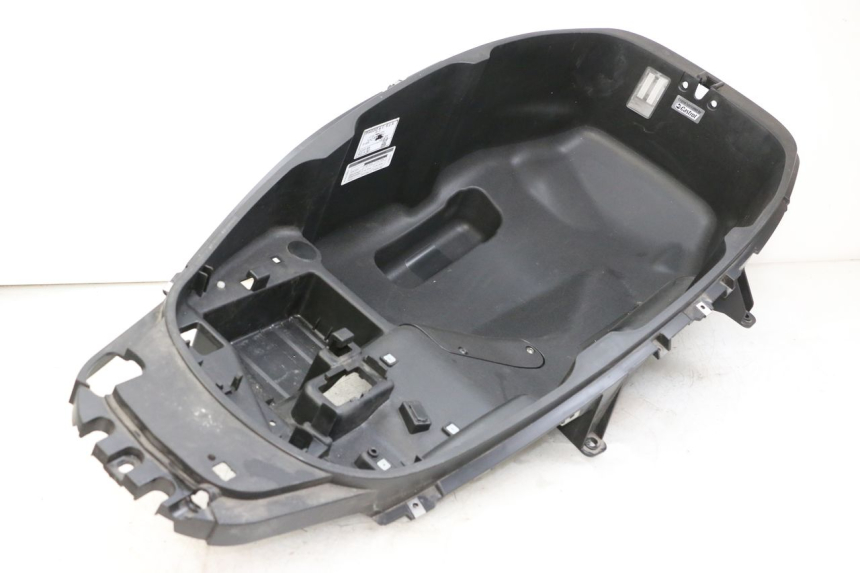 photo de COFFRE SELLE PIAGGIO MP3 HPE 350 (2018 - 2020) - Vue d’ensemble