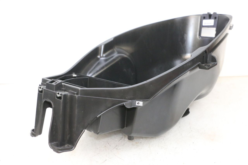 photo de COFFRE SELLE PIAGGIO MP3 HPE 300 (2019 - 2026) - Vue d’ensemble