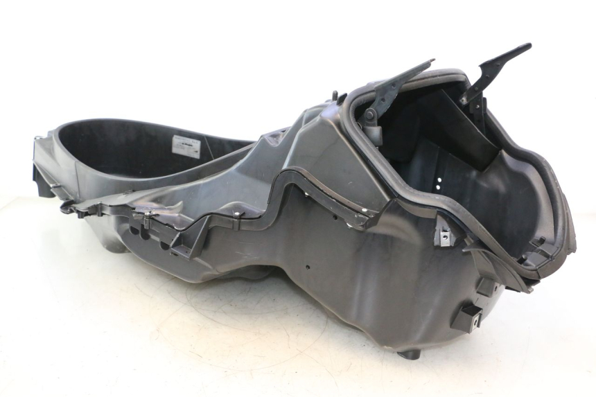 photo de COFFRE SELLE PIAGGIO MP3 LT 300 (2010 - 2016) - Vue d’ensemble