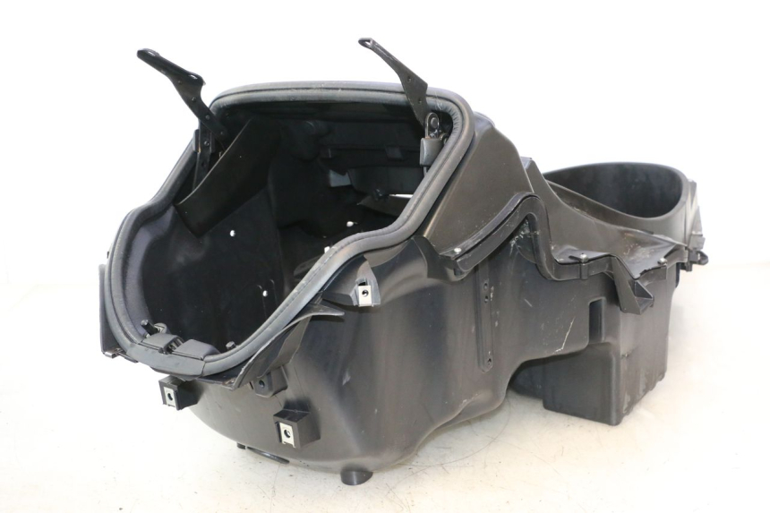 photo de COFFRE SELLE PIAGGIO MP3 LT 300 (2010 - 2016) - État de surface