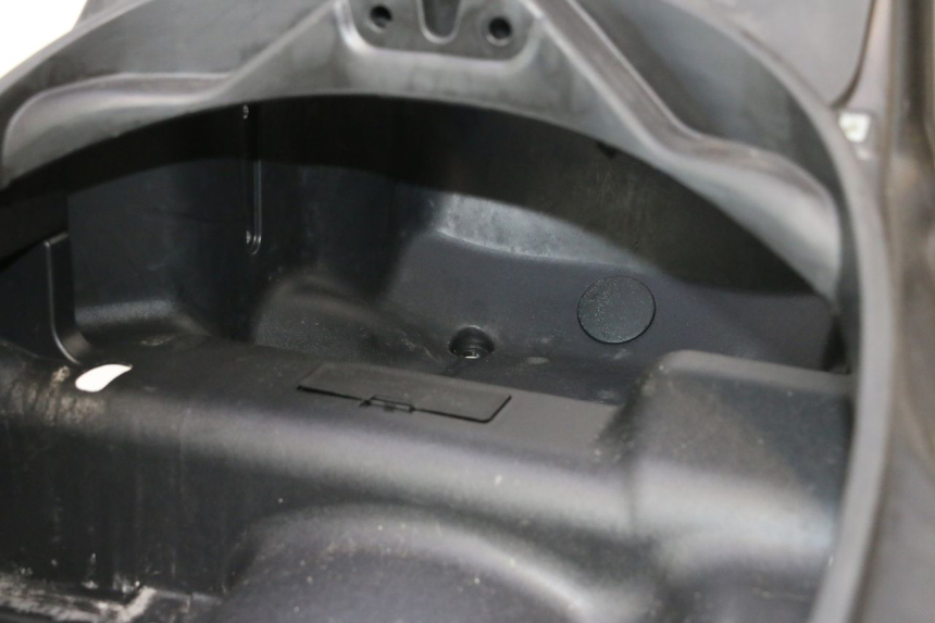 photo de COFFRE SELLE PIAGGIO MP3 LT 300 (2010 - 2016) - Marquages et références