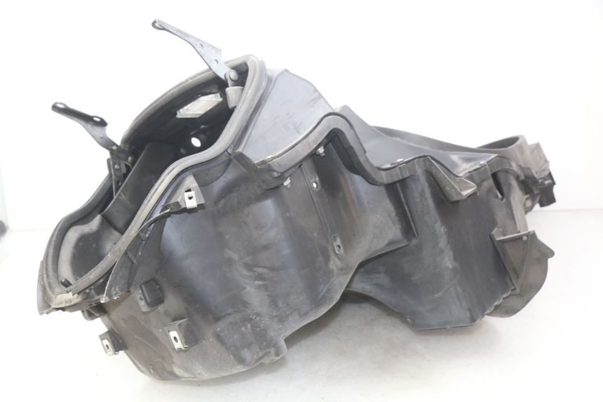 photo de COFFRE SELLE PIAGGIO MP3 500 (2011 - 2015) - Zoom état d’usage