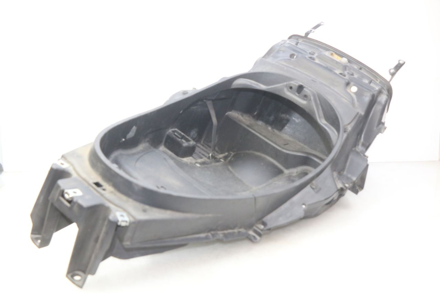 photo de COFFRE SELLE PIAGGIO MP3 500 (2011 - 2015) - Vue d’ensemble