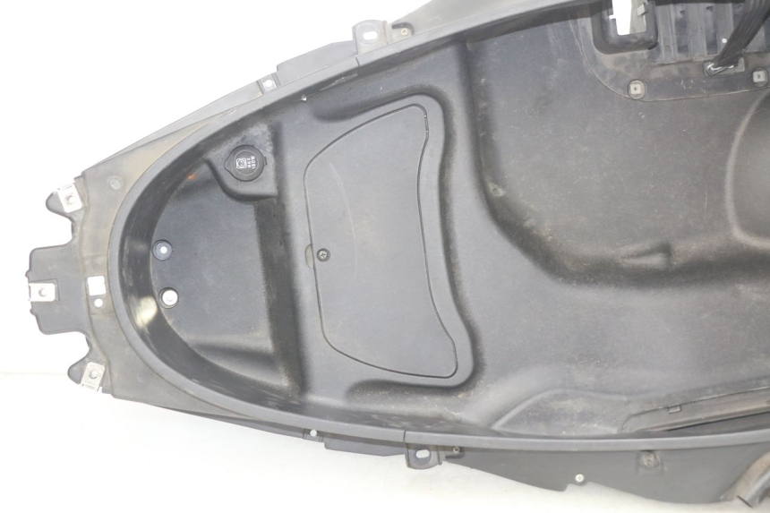 photo de COFFRE SELLE PIAGGIO MP3 500 (2011 - 2015) - État de surface
